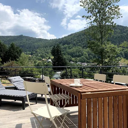 فيلة La Source Magnifique Vue Sur Le Village Proche